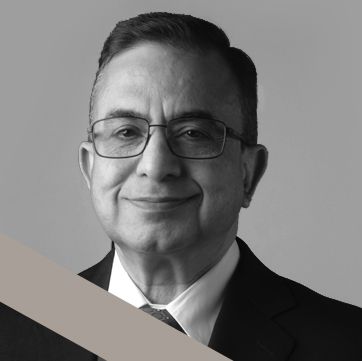 Dr Vineet Kacker